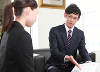 打ち合わせイメージ 桐ヶ谷斎場ではご安置、通夜・告別式、会食など執り行う事ができます。ご葬儀のご相談は無料です。